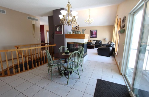 Hutchinson House | 5 bedroom home that sleeps 12 people