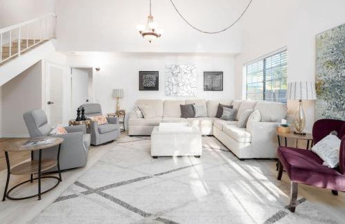 Rancho Bernardo House | 5 Bedroom Home With Firepit