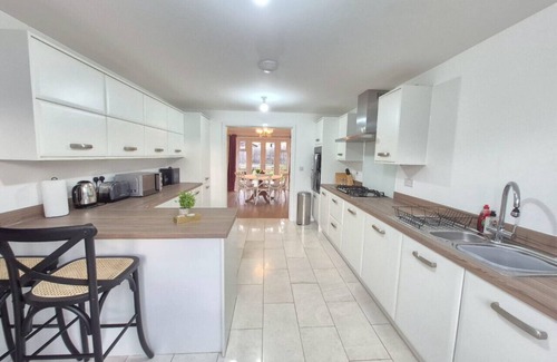 Bishop's Cleeve House | 5 Bedroom House Cheltenham
