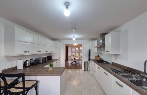 Bishop's Cleeve House | 5 Bedroom House Cheltenham
