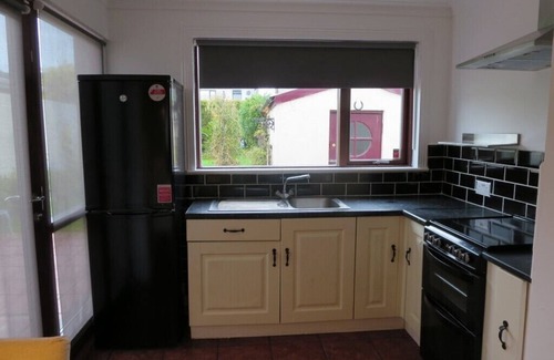 Santry House | 5-bedroom house in Dublin close to Airport, Dublin City & Omni Shopping Mall.