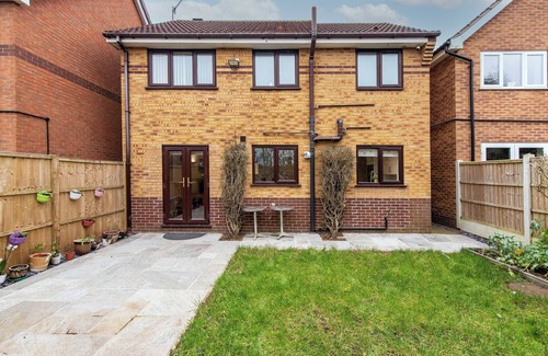 Giltbrook House | 5-Bedroom House in Central Nottingham – Sleeps 9