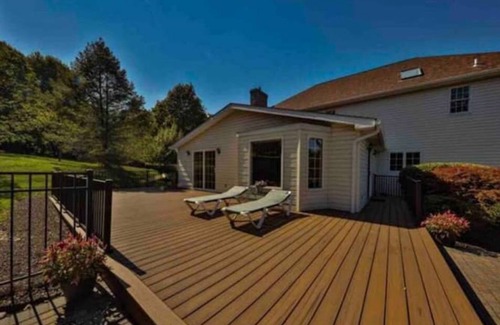 Zionhill House | 5 bedroom house with HEATED pool and game room