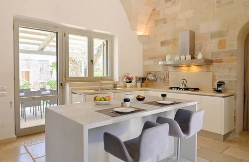 Carpignano Salentino House | 5 bedroom Masseria with heated pool and tennis court
