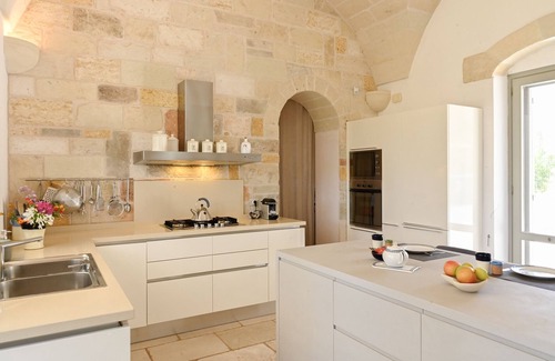 Carpignano Salentino House | 5 bedroom Masseria with heated pool and tennis court