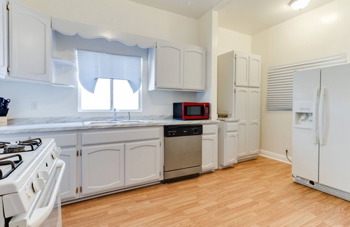 Pico-Union House | 5 Bedroom Koreatown Charmer near Downtown Los Angeles
