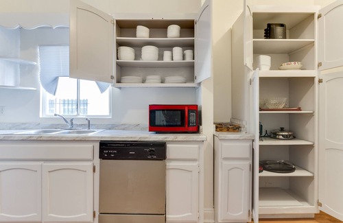 Pico-Union House | 5 Bedroom Koreatown Charmer near Downtown Los Angeles