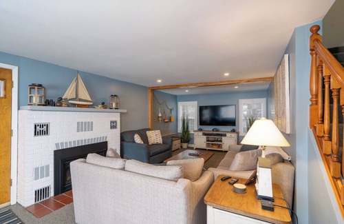 Conesus House | 5 Bedroom Lake House Sleeps 10