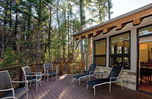 Lake Delton Condo | 5 Bedroom Lockoff Unit, Sleeps 18, in Wisconsin Dells at Sundara Cottage Resort!