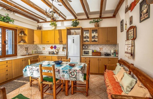 Agios Vasileios House | 5 bedroom lovely home in Agios Vasilios