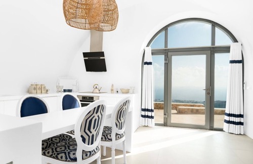 Exo Gonia Villa | 5 bedroom luxury villa with pool and sea views