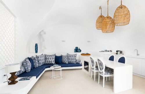 Exo Gonia Villa | 5 bedroom luxury villa with pool and sea views