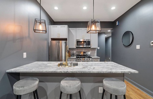 North Philadelphia West House | 5 Bedroom | Luxurious | Movie theater