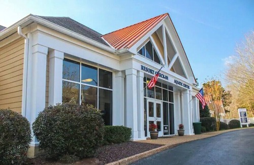 Lackey Resort | 5 Bedroom Luxury Estates: Spinnaker Resort-Williamsburg Va. Home Away From Home.