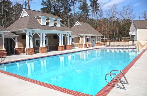 Lackey Resort | 5 Bedroom Luxury Estates: Spinnaker Resort-Williamsburg Va. Home Away From Home.