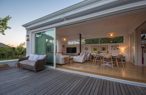 Claremont House | 5 Bedroom modern home with spectacular Table Mountain views, pool in Claremont