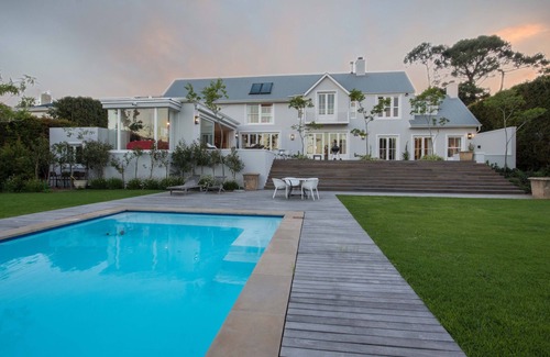 Claremont House | 5 Bedroom modern home with spectacular Table Mountain views, pool in Claremont