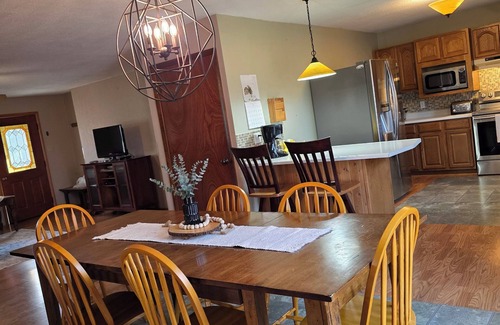 Calvin House | 5-bedroom Mountain Home with AC & Hot Tub on 80 acres close to Raystown Resort.