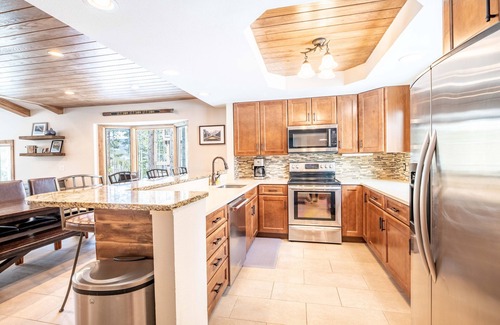 Warrior's Mark West House | 5 bedroom. Near Ski Trail and Hiking. Mtn Views!