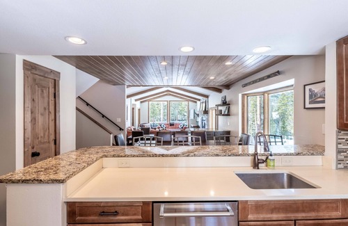 Warrior's Mark West House | 5 bedroom. Near Ski Trail and Hiking. Mtn Views!