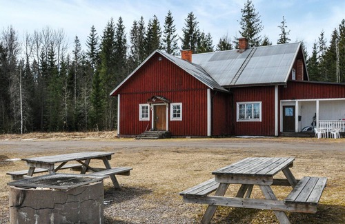 Molkom House | 5 bedroom nice home in Södra Rådom