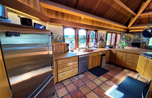 Napa Valley House | 5 Bedroom Oakville Estate w/Pool, SPA and Guest studio