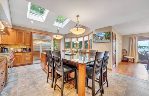 Moneta House | 5 Bedroom Private Dock, & Firepit