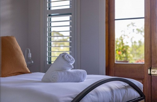 Mount Mellum House | 5 Bedroom QLDer with pool, fireplace and 50km of stunning views