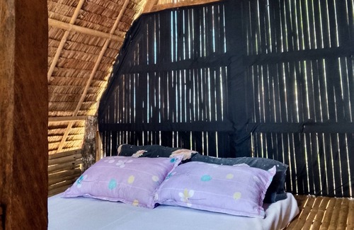 Pilar Resort | 5-bedroom resort in fantastic Pilar with WiFi, AC, FAN rooms and huts