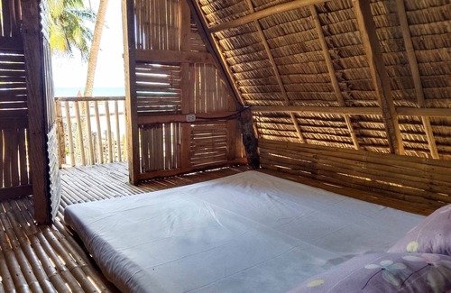 Pilar Resort | 5-bedroom resort in fantastic Pilar with WiFi, AC, FAN rooms and huts