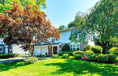 Jericho House | 5 Bedroom Ryder Cup home. 13 minutes. 9 miles to Ryder Cup.
