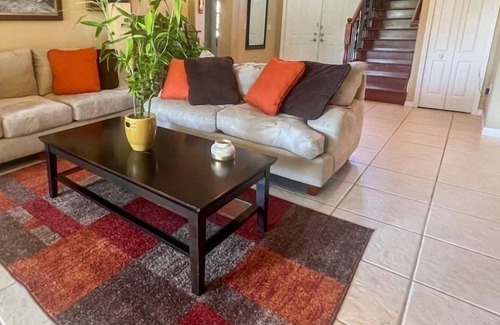 Ludlam Apartment | 5 Bedroom Single family (625446) by Houzlet