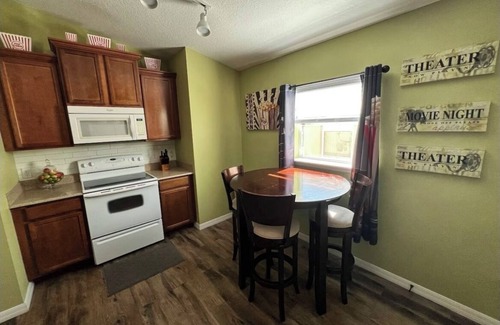 Sandy Ridge House | 5 bedroom sleeps 10