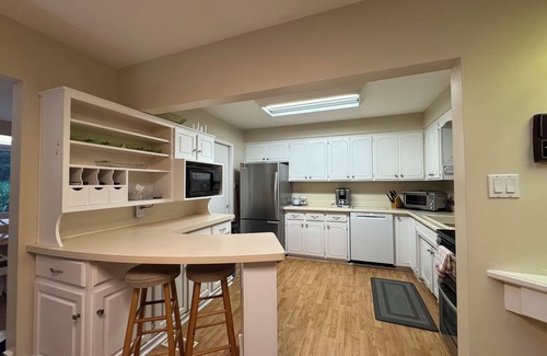 Waterloo House | 5 bedroom spacious house in a sought after neighborhood