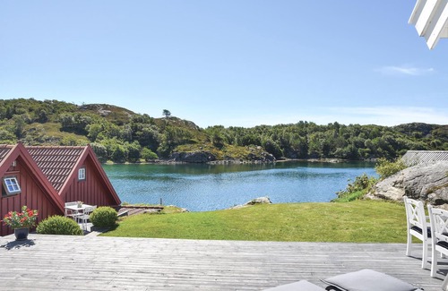 Lyngdal House | 5 bedroom stunning home in Korshamn