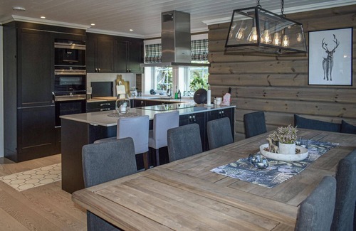 Kongsberg House | 5 bedroom stunning home in Skollenborg