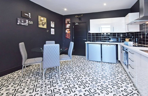 Crewe House | 5 Bedroom Townhouse @ Henry Street Crewe