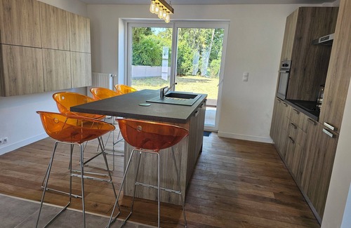 Courcelles Villa | 5 Bedroom Villa for 10 in Gouy-lez-Piéton