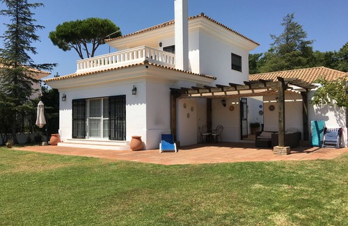Nuevo Portil Villa | 5 bedroom villa, private pool, 850m from the beach, next to the golf course