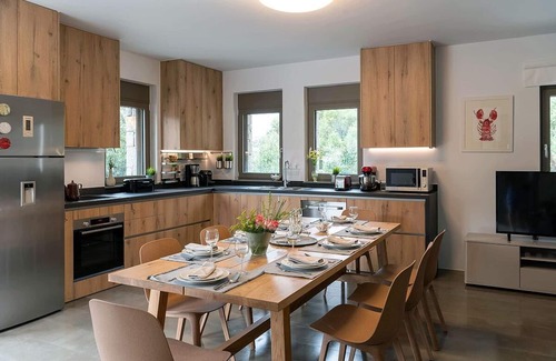 Vrachasi Villa | 5 bedroom villa with ECO heated pool