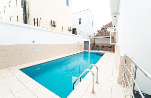 Lekki Phase 1 Villa | 5 Bedroom Villa with Swimming Pool in Lekki Phase 1