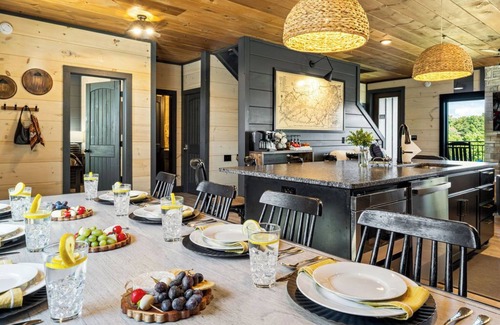 Sevierville Cabin | 5-bedroom,WATER PARK, indoor pool, jacuzzi, game room, pet friendly, sleeps 16