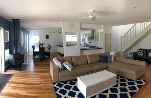 Sussex Inlet House | 5 Bedroom Waterfront House with Swimming Pool