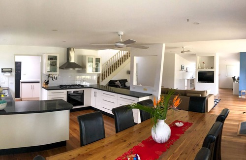 Sussex Inlet House | 5 Bedroom Waterfront House with Swimming Pool