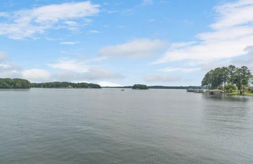 Henrico House | 5 Bedroom Waterfront Home on LKG