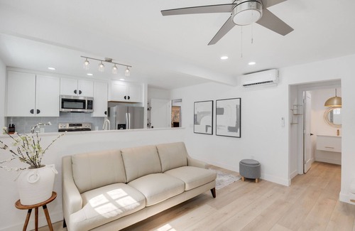 Represa House | 5-bedroom with fun accents and updated decor