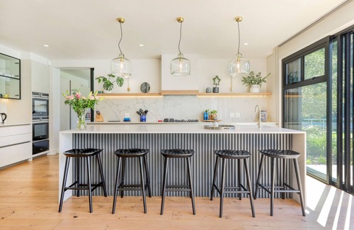 Constantia House | 5 bedroom with Stunning garden, pool and views. Dream family vacation home