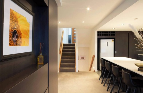 Queenstown House | 5 bedroom with views + spa + walk to town