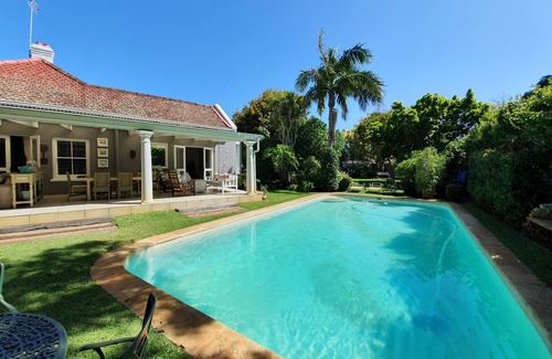 Rondebosch House | 5 bedroomed holiday home in the heart of Capw Town.