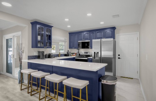Brandon House | 5 bedrooms/2bathrooms Luxury amenities home- Pool, Ping pong table, Pool Tablenn